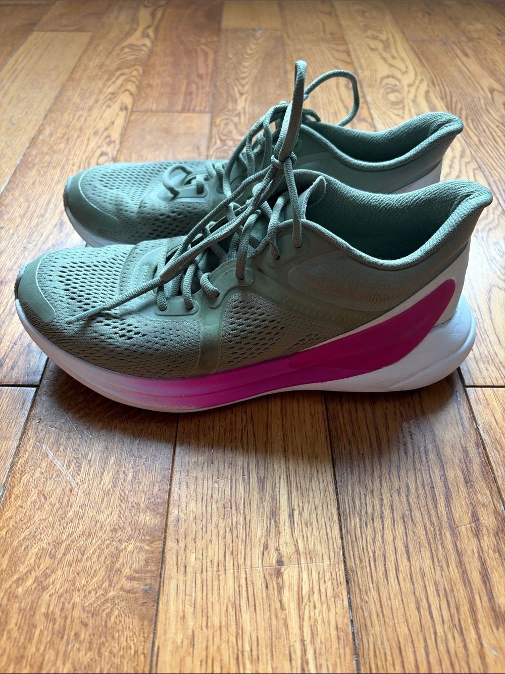 Lululemon Blissfeel women’s shoes in Rosemary Green / Purple Highlight / White